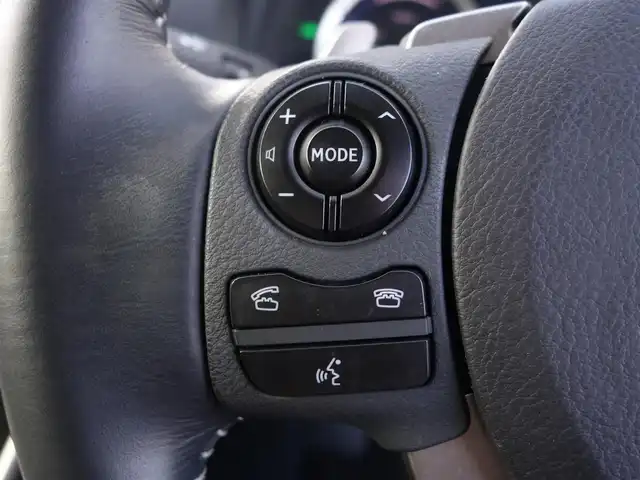 レクサス ＩＳ 300h 山形県 2013(平25)年 6.6万km ブラック 純正SDナビ/　　【CD DVD BD BT フルセグ USB AUX MSV】/バックカメラ/レーダークルーズコントロール/LEDオートヘッドライト/ハーフレザーシート/シートヒーター/純正17インチアルミホイール/コーナーセンサー/ステアリングスイッチ/パドルシフト/電動格納ウィンカーミラー/フォグランプ/スマートキー/ETC2.0