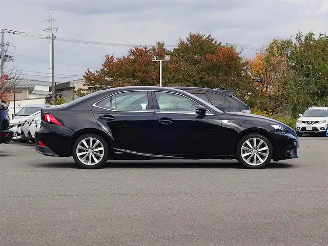 レクサス ＩＳ 300h 山形県 2013(平25)年 6.6万km ブラック 純正SDナビ/　　【CD DVD BD BT フルセグ USB AUX MSV】/バックカメラ/レーダークルーズコントロール/LEDオートヘッドライト/ハーフレザーシート/シートヒーター/純正17インチアルミホイール/コーナーセンサー/ステアリングスイッチ/パドルシフト/電動格納ウィンカーミラー/フォグランプ/スマートキー/ETC2.0