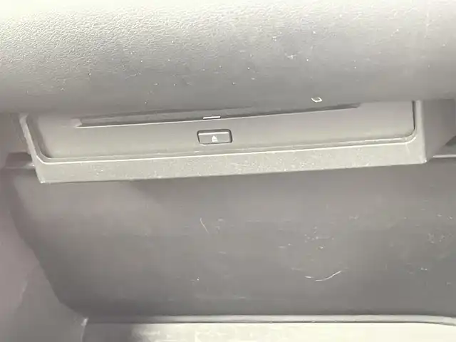 トヨタ ヴォクシー S－Z 千葉県 2022(令4)年 1.6万km グリッターブラックガラスフレーク 禁煙車/快適利便パッケージ/トヨタセーフティセンス/・プリクラッシュセーフティ/・レーントレーシングアシスト/・レーダークルーズコントロール/・オートマチックハイビーム/・プロアクティブドライビングアシスト/・アダプティブハイビームシステム/・ロードサインアシスト/フリップダウンモニター/オットマン/ETC2.0/両側パワースライドドア/純正ディスプレイナビ/CD/DVD/Bluetooth/フルセグTV/バックカメラ/レーダークルーズコントロール/LEDオートライト/ハーフレザーシート/シートヒーター/純正17インチアルミホイール/プッシュスタート/スマートキー/パワーバックドア