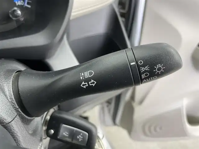 三菱 ｅＫワゴン M 富山県 2020(令2)年 4.3万km スターリングシルバーM カーオーディオ（AM/FM/CD/AUX）/衝突被害軽減ブレーキ/コーナーセンサー前後/横滑り防止装置/ABS/前席シートヒーター/リモコンキー/社外フロアマット/ベンチシート/アイドリングストップ/ドアバイザー