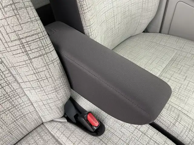 三菱 ｅＫワゴン M 富山県 2020(令2)年 4.3万km スターリングシルバーM カーオーディオ（AM/FM/CD/AUX）/衝突被害軽減ブレーキ/コーナーセンサー前後/横滑り防止装置/ABS/前席シートヒーター/リモコンキー/社外フロアマット/ベンチシート/アイドリングストップ/ドアバイザー