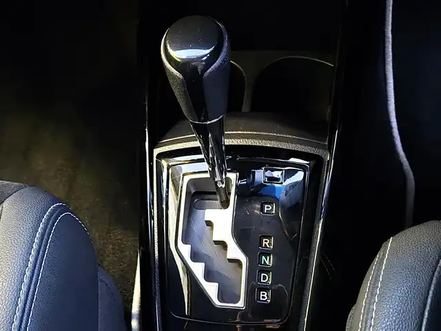 トヨタ カローラ フィールダー HV G エアロツアラー W×B 東京都 2015(平27)年 9.4万km ホワイトパールクリスタルシャイン 純正７インチナビ（NSZT-W64）　/・Bluetooth接続/・ワンセグTV/ドライブレコーダー/バックカメラ/純正フロアマット/純正15インチアルミホイール/ハーフレザーシート/AACエアコン（nanoe）/ドアバイザー/ETC