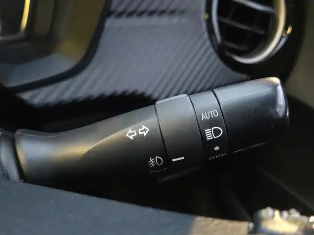 トヨタ カローラ フィールダー HV G エアロツアラー W×B 東京都 2015(平27)年 9.4万km ホワイトパールクリスタルシャイン 純正７インチナビ（NSZT-W64）　/・Bluetooth接続/・ワンセグTV/ドライブレコーダー/バックカメラ/純正フロアマット/純正15インチアルミホイール/ハーフレザーシート/AACエアコン（nanoe）/ドアバイザー/ETC