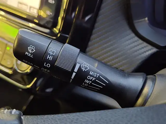 トヨタ カローラ フィールダー HV G エアロツアラー W×B 東京都 2015(平27)年 9.4万km ホワイトパールクリスタルシャイン 純正７インチナビ（NSZT-W64）　/・Bluetooth接続/・ワンセグTV/ドライブレコーダー/バックカメラ/純正フロアマット/純正15インチアルミホイール/ハーフレザーシート/AACエアコン（nanoe）/ドアバイザー/ETC