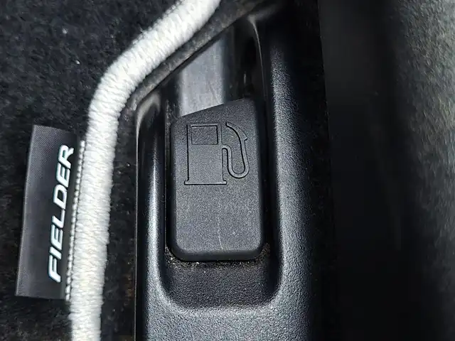 トヨタ カローラ フィールダー HV G エアロツアラー W×B 東京都 2015(平27)年 9.4万km ホワイトパールクリスタルシャイン 純正７インチナビ（NSZT-W64）　/・Bluetooth接続/・ワンセグTV/ドライブレコーダー/バックカメラ/純正フロアマット/純正15インチアルミホイール/ハーフレザーシート/AACエアコン（nanoe）/ドアバイザー/ETC