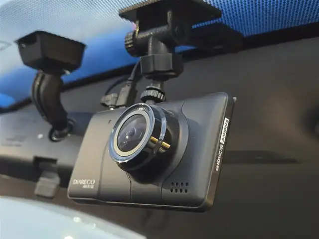 トヨタ カローラ フィールダー HV G エアロツアラー W×B 東京都 2015(平27)年 9.4万km ホワイトパールクリスタルシャイン 純正７インチナビ（NSZT-W64）　/・Bluetooth接続/・ワンセグTV/ドライブレコーダー/バックカメラ/純正フロアマット/純正15インチアルミホイール/ハーフレザーシート/AACエアコン（nanoe）/ドアバイザー/ETC