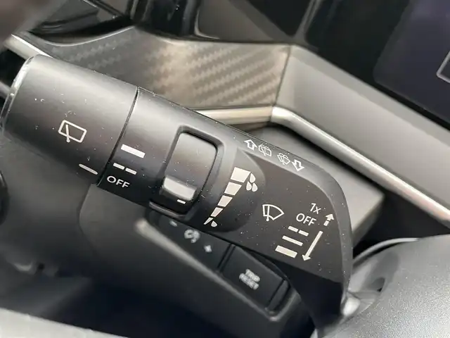 日産 ノート X FOUR 島根県 2023(令5)年 6.9万km ダークメタルグレー 4WD/社外メモリナビ　/(AM/FM/Ｂｌｕｅｔｏｏｔｈ接続)/前方ドライブレコーダー/ＥＴＣ　/バックカメラ　/インテリジェント　エマージェンシーブレーキ/レーンアシスト/後側方車両検知警報システム/前後コーナーセンサー/前席シートヒーター　/ステアリングヒーター/電動パーキングブレーキ/オートホールド　/オートハイビーム/ライト　/純正フロアマット/スペアキー1本