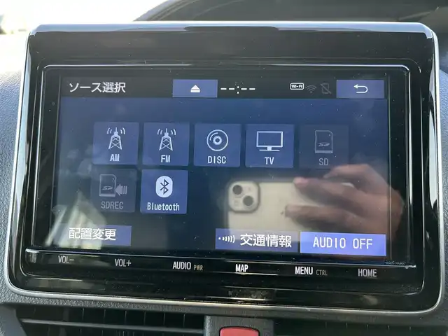 トヨタ エスクァイア Gi プレミアムパッケージ ブラックテーラード 大阪府 2019(平31)年 3万km ホワイトパールクリスタルシャイン 純正9インチナビ/・フルセグTV/BT/トヨタセーフティセンス /リアビューモニター /両側パワースライドドア /クルーズコントロール /ETC /前席シートヒーター /クリアランスソナー /純正15インチAW /純正フロアマット /LEDヘッド・フォグ/保証書・取説/スペアキー