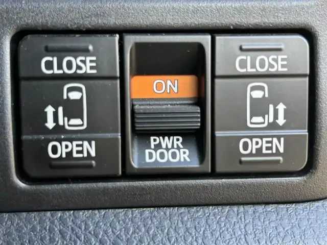 トヨタ エスクァイア Gi プレミアムパッケージ ブラックテーラード 大阪府 2019(平31)年 3万km ホワイトパールクリスタルシャイン 純正9インチナビ/・フルセグTV/BT/トヨタセーフティセンス /リアビューモニター /両側パワースライドドア /クルーズコントロール /ETC /前席シートヒーター /クリアランスソナー /純正15インチAW /純正フロアマット /LEDヘッド・フォグ/保証書・取説/スペアキー