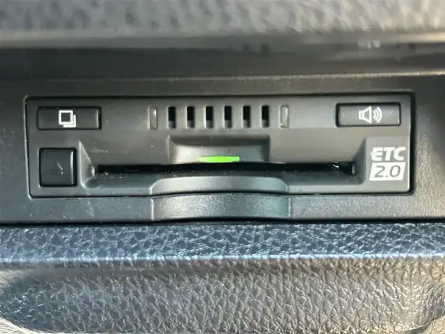 トヨタ エスクァイア Gi プレミアムパッケージ ブラックテーラード 大阪府 2019(平31)年 3万km ホワイトパールクリスタルシャイン 純正9インチナビ/・フルセグTV/BT/トヨタセーフティセンス /リアビューモニター /両側パワースライドドア /クルーズコントロール /ETC /前席シートヒーター /クリアランスソナー /純正15インチAW /純正フロアマット /LEDヘッド・フォグ/保証書・取説/スペアキー