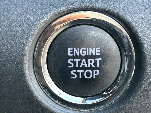 トヨタ エスクァイア Gi プレミアムパッケージ ブラックテーラード 大阪府 2019(平31)年 3万km ホワイトパールクリスタルシャイン 純正9インチナビ/・フルセグTV/BT/トヨタセーフティセンス /リアビューモニター /両側パワースライドドア /クルーズコントロール /ETC /前席シートヒーター /クリアランスソナー /純正15インチAW /純正フロアマット /LEDヘッド・フォグ/保証書・取説/スペアキー