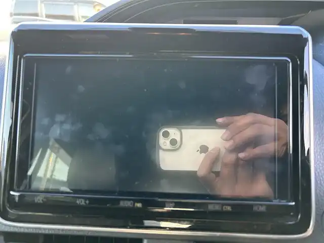 トヨタ エスクァイア Gi プレミアムパッケージ ブラックテーラード 大阪府 2019(平31)年 3万km ホワイトパールクリスタルシャイン 純正9インチナビ/・フルセグTV/BT/トヨタセーフティセンス /リアビューモニター /両側パワースライドドア /クルーズコントロール /ETC /前席シートヒーター /クリアランスソナー /純正15インチAW /純正フロアマット /LEDヘッド・フォグ/保証書・取説/スペアキー