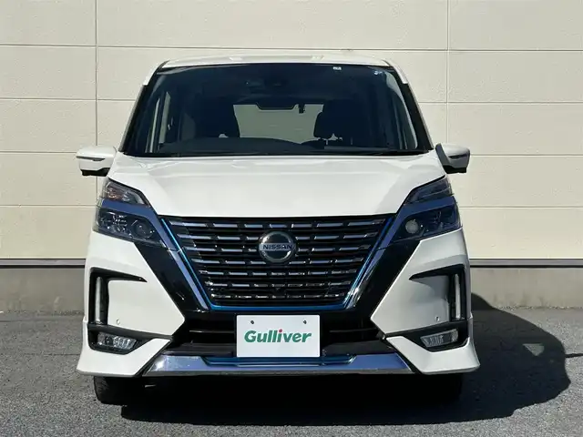 日産 セレナ e－パワー ハイウェイスター V 茨城県 2019(令1)年 6.8万km ブリリアントホワイトパール 10インチ純正ナビ/革巻きステアリング/アラウンドビューモニター/ステアリングスイッチ/ステアリングヒーター/プロパイロット/防水シート/両側パワースライドドア/電子式パーキング/ETC/純正ドライブレコーダー/LEDヘッドライト/WAC/エマージェンシーブレーキ