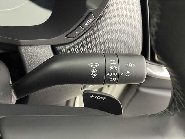 マツダ ＣＸ－６０ XD Sパッケージ 鹿児島県 2023(令5)年 0.6万km ロジウムホワイトプレミアムメタリック 純正SDナビ/(BT/CD/DVD/AM/FM/フルセグTV)/全方位カメラ/バックカメラ/革巻きステアリング/ステアリングスイッチ/レーダークルーズコントロール/レザーシート/運転席パワーシート/アイドリングストップ/純正ビルトインETC/純正前後ドライブレコーダー/前席シートヒーター/レーンキープアシスト/オートマチックハイビーム/前後コーナーセンサー/純正LEDヘッドライト/純正フロアマット/ターボ/取扱説明書
