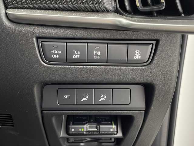 マツダ ＣＸ－６０ XD Sパッケージ 鹿児島県 2023(令5)年 0.6万km ロジウムホワイトプレミアムメタリック 純正SDナビ/(BT/CD/DVD/AM/FM/フルセグTV)/全方位カメラ/バックカメラ/革巻きステアリング/ステアリングスイッチ/レーダークルーズコントロール/レザーシート/運転席パワーシート/アイドリングストップ/純正ビルトインETC/純正前後ドライブレコーダー/前席シートヒーター/レーンキープアシスト/オートマチックハイビーム/前後コーナーセンサー/純正LEDヘッドライト/純正フロアマット/ターボ/取扱説明書
