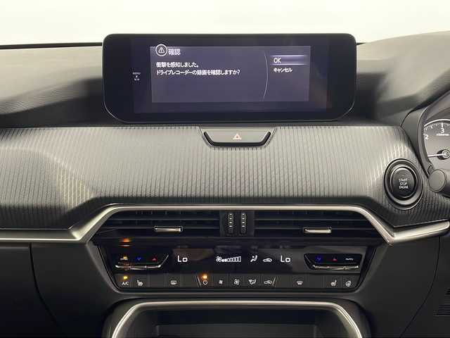 マツダ ＣＸ－６０ XD Sパッケージ 鹿児島県 2023(令5)年 0.6万km ロジウムホワイトプレミアムメタリック 純正SDナビ/(BT/CD/DVD/AM/FM/フルセグTV)/全方位カメラ/バックカメラ/革巻きステアリング/ステアリングスイッチ/レーダークルーズコントロール/レザーシート/運転席パワーシート/アイドリングストップ/純正ビルトインETC/純正前後ドライブレコーダー/前席シートヒーター/レーンキープアシスト/オートマチックハイビーム/前後コーナーセンサー/純正LEDヘッドライト/純正フロアマット/ターボ/取扱説明書