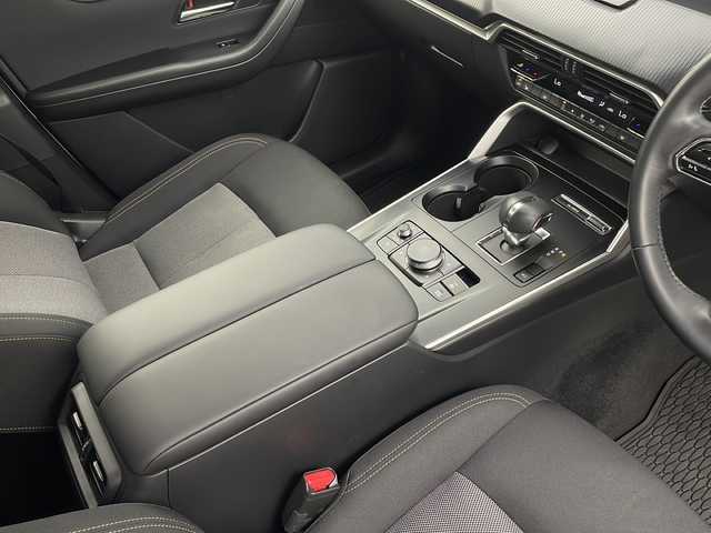 マツダ ＣＸ－６０ XD Sパッケージ 鹿児島県 2023(令5)年 0.6万km ロジウムホワイトプレミアムメタリック 純正SDナビ/(BT/CD/DVD/AM/FM/フルセグTV)/全方位カメラ/バックカメラ/革巻きステアリング/ステアリングスイッチ/レーダークルーズコントロール/レザーシート/運転席パワーシート/アイドリングストップ/純正ビルトインETC/純正前後ドライブレコーダー/前席シートヒーター/レーンキープアシスト/オートマチックハイビーム/前後コーナーセンサー/純正LEDヘッドライト/純正フロアマット/ターボ/取扱説明書