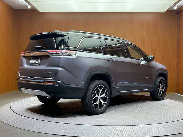 クライスラー・ジープ ジープ コマンダー リミテッド 千葉県 2024(令6)年 1.6万km グレーⅡ パノラマＳＲ　/ＡＣＣ　/革シート　/ナビ　/ＴＶ　/ＣａｒＰｌａｙ　/Ｂｌｕｅｔｏｏｔｈ接続　/３６０°電動シート　/シートヒーター　/パークアシスト/電動リアゲート　/衝突軽減Ｂ　/ＢＳＭ　/ＬＫＡ　/禁煙車　/１オーナー