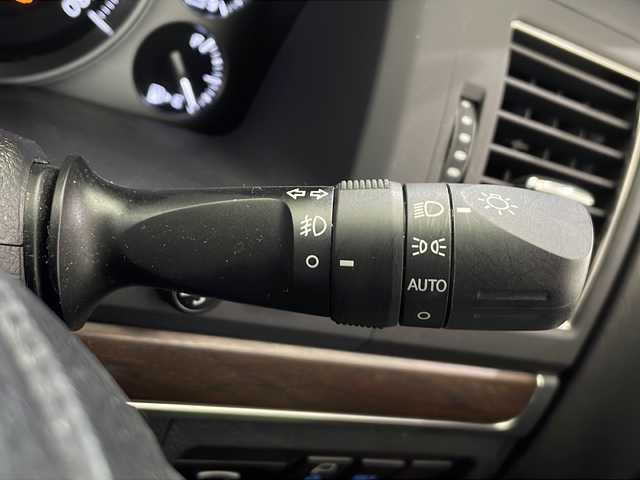 トヨタ ランドクルーザー ZX 栃木県 2017(平29)年 2.2万km シルバーM 4WD/純正ナビ(NSZT-W66T)/(フルセグ・Bluetooth・CD・DVD)/ムーンルーフ/本革シート/リアモニター(TVM-PW910)/トヨタセーフティセンス/・プリクラッシュセーフティ/・レーンキープアシストシステム/・オートハイビーム/・アダプティブクルーズコントロール/前後コーナーセンサー/ブラインドスポットモニター/三列目シート/シートヒーター(前席＋二列目)/エアシート(前席＋二列目)/ステアリングヒーター/パワーシート/電動リアゲート/ウッドコンビハンドル/サイドステップ/HIDヘッドライト/オートライト/前後ドライブレコーダー
