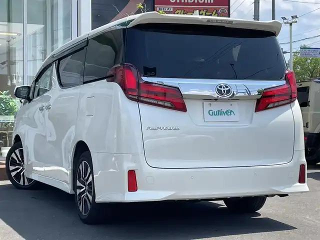 トヨタ アルファード S Cパッケージ 道央・札幌 2020(令2)年 3.5万km ラグジュアリーホワイトパールクリスタルシャインガラスフレーク ・４WD/・寒冷地仕様/・衝突軽減ブレーキ/・レザーシート/・パワーシート/・パワーバックドア/・両側パワースライドドア/・純正ナビ/　DVD＆BT＆USB/・バックカメラ/・フリップダウンモニター/・アイドリングストップ/・純正エンジンスターター/・レーダークルーズコントロール/・レーンキープアシスト/・シートヒーター/・プッシュスタート/・スマートキー/・オートエアコン/・オートライト/・オートリトラミラー/・オートハイビーム/・ワイパー熱線/・レインセンサーワイパー/・MT付きAT/・ビルトインETC/・三眼ヘッドライト/・純正フロアマット/・ドアバイザー/・ウィンカーミラー/・フォグライト/・スペアキー