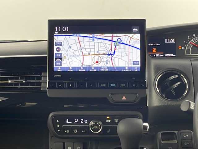 ホンダ Ｎ ＢＯＸ カスタム L ターボ 新潟県 2023(令5)年 2.4万km プラチナホワイトパール 4WD/ホンダセンシング/純正9インチナビ/　　フルセグ/CD/DVD/BT/バックカメラ/両側パワースライドドア/レーダークルーズコントロール/LEDオートライト/ハーフレザーシート/シートヒーター/パドルシフト/ステアリングスイッチ/レーンキープ/USBポート/アイドリングストップ/スマートキー/ETC
