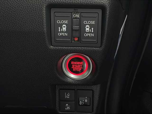 ホンダ Ｎ ＢＯＸ カスタム L ターボ 新潟県 2023(令5)年 2.4万km プラチナホワイトパール 4WD/ホンダセンシング/純正9インチナビ/　　フルセグ/CD/DVD/BT/バックカメラ/両側パワースライドドア/レーダークルーズコントロール/LEDオートライト/ハーフレザーシート/シートヒーター/パドルシフト/ステアリングスイッチ/レーンキープ/USBポート/アイドリングストップ/スマートキー/ETC