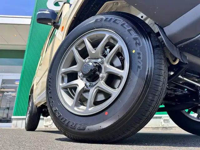 スズキ ジムニー XC 宮城県 2024(令6)年 0.1万km未満 シフォンアイボリーM 4型/セーフティサポート/・デュアルセンサーブレーキサポート/・誤発進抑制機能/・車線逸脱警報/・ふらつき警報/・先行車発進お知らせ機能/・標識認識機能/・ハイビームアシスト/リアパーキングセンサー/シートヒーター/革巻きステアリング/ステアリングスイッチ/クルーズコントロール/LEDヘッドランプ/ヘッドランプウォッシャー/フォグランプ/オートライト/スマートキー/プッシュスタート/スペアキー/電動格納ミラー/純正16インチAW/W/サイド/カーテンエアバッグ