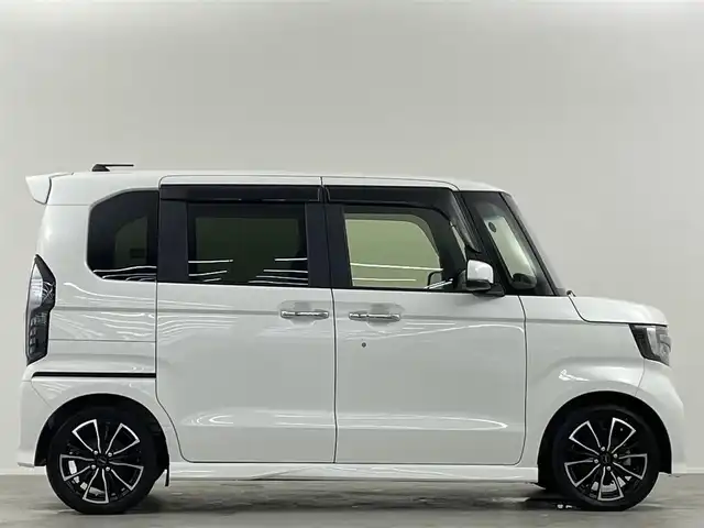 ホンダ Ｎ ＢＯＸ カスタム L ターボ 埼玉県 2021(令3)年 3.5万km プラチナホワイトパール 純正８インチナビ　Ｂｌｕｅｔｏｏｔｈ　フルセグＴＶ　バックカメラ　レーダークルーズコントロール　ハーフレザーシート　シートヒーター　コーナーセンサー　前後ドライブレコーダー　ビルトインＥＴＣ