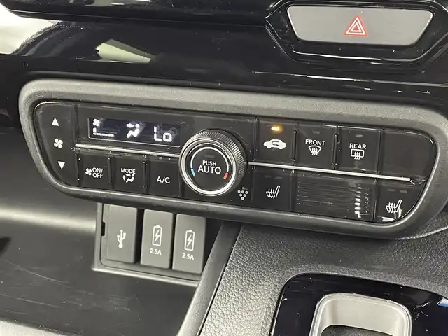 ホンダ Ｎ ＢＯＸ カスタム L ターボ 埼玉県 2021(令3)年 3.5万km プラチナホワイトパール 純正８インチナビ　Ｂｌｕｅｔｏｏｔｈ　フルセグＴＶ　バックカメラ　レーダークルーズコントロール　ハーフレザーシート　シートヒーター　コーナーセンサー　前後ドライブレコーダー　ビルトインＥＴＣ