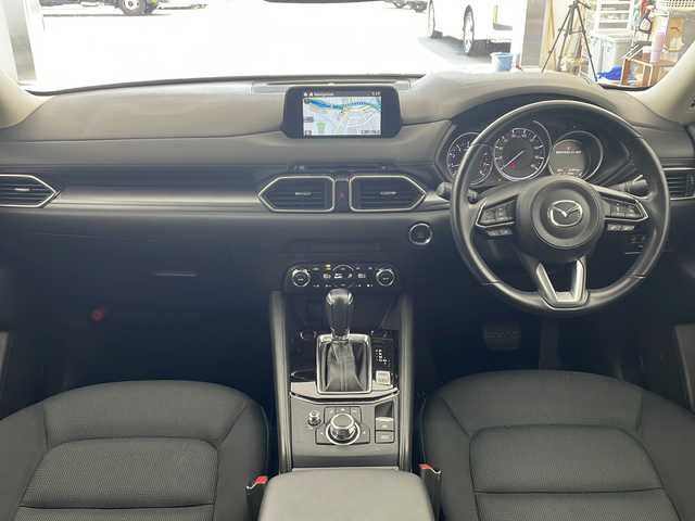 マツダ ＣＸ－５ 20S プロアクティブ 兵庫県 2018(平30)年 2.2万km スノーフレイクホワイトパールマイカ ・純正ナビ&CD&DVD&BT&USB&TV/・全方位カメラ/・パワーバックドア/・スマート・シティ・ブレーキ・サポート/・レーダークルーズコントロール/・車線逸脱警報/・誤発進抑制機能/・コーナーセンサー/・ブラインドスポットモニター/・LEDライト/・アイドリングストップ/・オートライト/・スマートキー/・プッシュスタート/・フロアマット/・アイドリングストップ/・革巻きハンドル/・ステアリングスイッチ/・横滑り防止装置