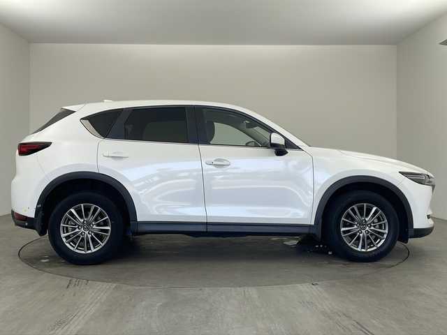 マツダ ＣＸ－５ 20S プロアクティブ 兵庫県 2018(平30)年 2.2万km スノーフレイクホワイトパールマイカ ・純正ナビ&CD&DVD&BT&USB&TV/・全方位カメラ/・パワーバックドア/・スマート・シティ・ブレーキ・サポート/・レーダークルーズコントロール/・車線逸脱警報/・誤発進抑制機能/・コーナーセンサー/・ブラインドスポットモニター/・LEDライト/・アイドリングストップ/・オートライト/・スマートキー/・プッシュスタート/・フロアマット/・アイドリングストップ/・革巻きハンドル/・ステアリングスイッチ/・横滑り防止装置