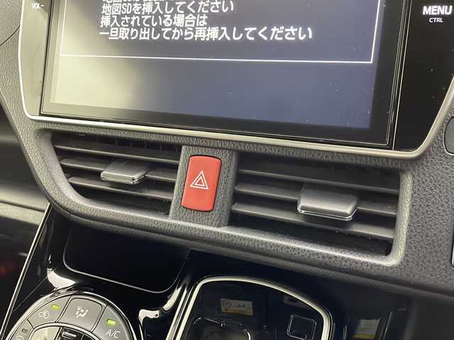 トヨタ ノア Si ダブルバイビー 千葉県 2018(平30)年 4.2万km ホワイトパールクリスタルシャイン セーフティセンス/・プリクラッシュセーフティ/・レーンディパーチャーアラート/・オートマチックハイビーム/・先行車発進告知機能/純正10インチメモリーナビ/・フルセグTV/・Bluetooth接続/・CD/DVD再生機能/フリップダウンモニター/ハーフレザーシート/両側パワースライドドア/ビルトインETC/LEDヘッドライト/スマートキー