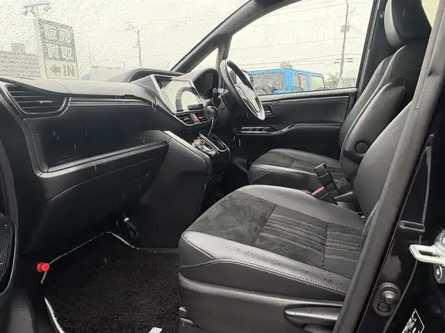 トヨタ エスクァイア Gi プレミアムパッケージ ブラックテーラード 徳島県 2019(令1)年 4.2万km スパークリングブラックパールクリスタルシャイン 純正10インチナビ　NSZN-Z68T/AM/FM/Bluetooth/DISC/USB/TV/SD/HDMI/両側電動スライドドア/バックカメラ/ハーフレザーシート/ハンドルヒーター/ETC2.0/前後ドライブレコーダー/シートヒーター/純正15インチアルミホイール/LEDヘッドライト/フォグライト/オートライト/アイドリングストップ/スマートキー/純正フロアマット/レーンキープアシスト/プッシュスタート