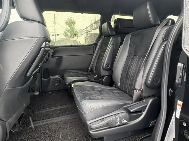 トヨタ エスクァイア Gi プレミアムパッケージ ブラックテーラード 徳島県 2019(令1)年 4.2万km スパークリングブラックパールクリスタルシャイン 純正10インチナビ　NSZN-Z68T/AM/FM/Bluetooth/DISC/USB/TV/SD/HDMI/両側電動スライドドア/バックカメラ/ハーフレザーシート/ハンドルヒーター/ETC2.0/前後ドライブレコーダー/シートヒーター/純正15インチアルミホイール/LEDヘッドライト/フォグライト/オートライト/アイドリングストップ/スマートキー/純正フロアマット/レーンキープアシスト/プッシュスタート