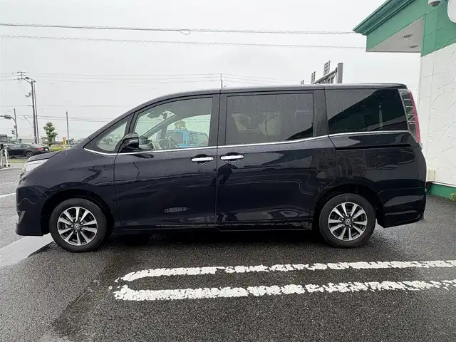 トヨタ エスクァイア Gi プレミアムパッケージ ブラックテーラード 徳島県 2019(令1)年 4.2万km スパークリングブラックパールクリスタルシャイン 純正10インチナビ　NSZN-Z68T/AM/FM/Bluetooth/DISC/USB/TV/SD/HDMI/両側電動スライドドア/バックカメラ/ハーフレザーシート/ハンドルヒーター/ETC2.0/前後ドライブレコーダー/シートヒーター/純正15インチアルミホイール/LEDヘッドライト/フォグライト/オートライト/アイドリングストップ/スマートキー/純正フロアマット/レーンキープアシスト/プッシュスタート