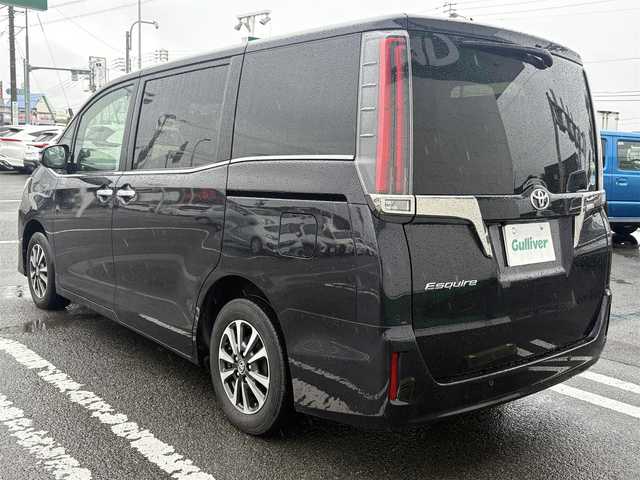 トヨタ エスクァイア Gi プレミアムパッケージ ブラックテーラード 鹿児島県 2019(令1)年 4.2万km スパークリングブラックパールクリスタルシャイン 純正10インチナビ　NSZN-Z68T/AM/FM/Bluetooth/DISC/USB/TV/SD/HDMI/両側電動スライドドア/バックカメラ/ハーフレザーシート/ハンドルヒーター/ETC2.0/前後ドライブレコーダー/シートヒーター/純正15インチアルミホイール/LEDヘッドライト/フォグライト/オートライト/アイドリングストップ/スマートキー/純正フロアマット/レーンキープアシスト/プッシュスタート