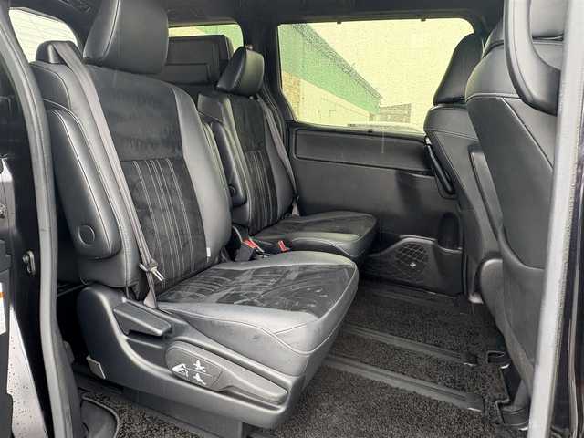 トヨタ エスクァイア Gi プレミアムパッケージ ブラックテーラード 鹿児島県 2019(令1)年 4.2万km スパークリングブラックパールクリスタルシャイン 純正10インチナビ　NSZN-Z68T/AM/FM/Bluetooth/DISC/USB/TV/SD/HDMI/両側電動スライドドア/バックカメラ/ハーフレザーシート/ハンドルヒーター/ETC2.0/前後ドライブレコーダー/シートヒーター/純正15インチアルミホイール/LEDヘッドライト/フォグライト/オートライト/アイドリングストップ/スマートキー/純正フロアマット/レーンキープアシスト/プッシュスタート