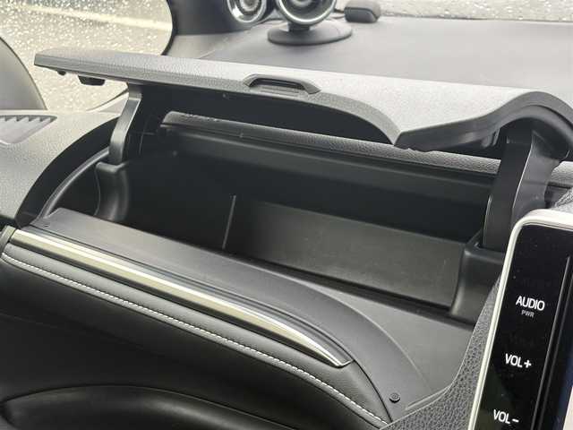 トヨタ エスクァイア Gi プレミアムパッケージ ブラックテーラード 鹿児島県 2019(令1)年 4.2万km スパークリングブラックパールクリスタルシャイン 純正10インチナビ　NSZN-Z68T/AM/FM/Bluetooth/DISC/USB/TV/SD/HDMI/両側電動スライドドア/バックカメラ/ハーフレザーシート/ハンドルヒーター/ETC2.0/前後ドライブレコーダー/シートヒーター/純正15インチアルミホイール/LEDヘッドライト/フォグライト/オートライト/アイドリングストップ/スマートキー/純正フロアマット/レーンキープアシスト/プッシュスタート