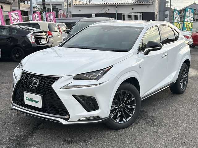 レクサス ＮＸ 300 クール&ブライト 愛知県 2020(令2)年 3.3万km ホワイトノーヴァガラスフレーク /禁煙車/ワンオーナー//メーカーナビ・フルセグTV//パノラミックビューカメラ//ビルトインETC2.0//前後ドライブレコーダー//サンルーフ//黒ハーフレザーシート//前席パワーシート//電動格納ウィンカーミラー//レクサスセーフティシステム//PCS/LTA/AHS/RSA/PKSA//パーキングサポートブレーキ//クリアランスソナー//レーダークルーズコントロール//ステアリングヒーター//パワーバックドア//ステアリングスイッチ//純正１８インチアルミ//純正フロアマット//新車保証書/取扱説明書//スペアキー