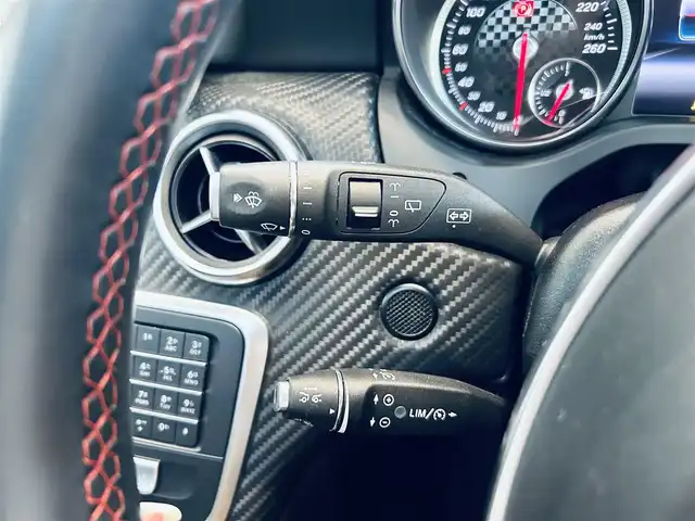 メルセデス・ベンツ Ａ１８０ AMG スタイル 大阪府 2018(平30)年 4.2万km コスモスブラック サンルーフ/レーダーセーフティ/ハーフレザー/メモリ付きパワーシート/シートヒーター/純正ナビ/TV/バックカメラ/applecarplay/ACC/ブラインドスポット/純正18インチAW/LEDヘッドライト/クリアランスソナー