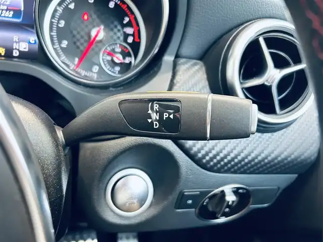 メルセデス・ベンツ Ａ１８０ AMG スタイル 大阪府 2018(平30)年 4.2万km コスモスブラック サンルーフ/レーダーセーフティ/ハーフレザー/メモリ付きパワーシート/シートヒーター/純正ナビ/TV/バックカメラ/applecarplay/ACC/ブラインドスポット/純正18インチAW/LEDヘッドライト/クリアランスソナー