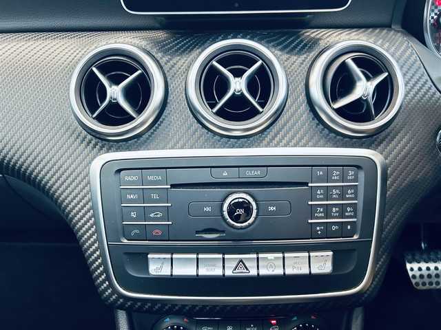 メルセデス・ベンツ Ａ１８０ AMG スタイル 大阪府 2018(平30)年 4.2万km コスモスブラック サンルーフ/レーダーセーフティ/ハーフレザー/メモリ付きパワーシート/シートヒーター/純正ナビ/TV/バックカメラ/applecarplay/ACC/ブラインドスポット/純正18インチAW/LEDヘッドライト/クリアランスソナー