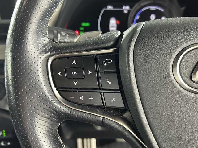 レクサス ＥＳ 300h Fスポーツ 広島県 2020(令2)年 9.4万km ホワイトノーヴァガラスフレーク サンルーフ/12.3型純正ナビ/CD/DVD/Blu-ray/DTV/Bluetooth/USB/バックカメラ/ビルトインETC2.0/前後ドライブレコーダー/LEDヘッドライト/オートライト/オートハイビーム/レーダークルーズコントロール/衝突軽減ブレーキ/レーンキープアシスト/ブラインドスポットモニター/コーナーセンサー/カーテンエアバック/ブラックレザーシート/前席パワーシート/前席シートヒーター/前席エアシート/メモリーシート/ハンドルヒーター/ワイヤレス充電/パドルシフト/AC100V1500W/純正19インチアルミホイール/純正フロアマット