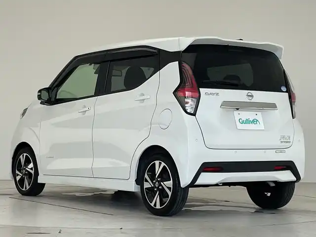 日産 デイズ HWS Gターボ アーバンクロム プロパイロットED 愛知県 2022(令4)年 2.2万km ホワイトパール プロパイロット/衝突被害軽減ブレーキ/純正7インチSDナビ（あり）/全方位カメラ/クルーズコントロール/シートヒーター/フルセグTV/CD/Bluetooth/コーナーセンサー/純正アルミホイール/LEDヘッドライト/レーンキープアシスト/ステアリングスイッチ/スマートキー/プッシュスタート