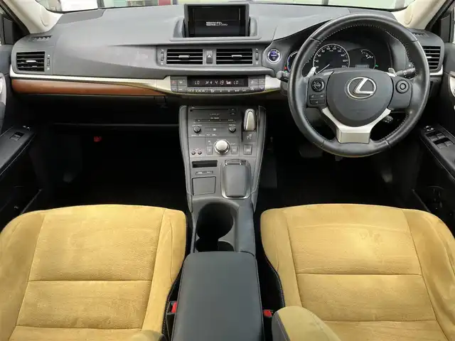 レクサス ＣＴ 200h バージョンC 奈良県 2016(平28)年 4.3万km レッドマイカクリスタルシャイン 純正ナビ　/フルセグＴＶ　/バックカメラ　/ドライブレコーダー　/ビルトインＥＴＣ　/ＡＡＣ　/クルーズコントロール　/パワーシート　/シートヒーター　/前後コーナーセンサー　/衝突被害軽減システム　/ＬＥＤヘッドライト/オートライト/スマートキー/純正16インチアルミホイール/純正フロアマット
