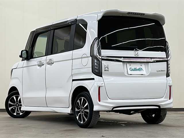 ホンダ Ｎ ＢＯＸ カスタム G L ホンダセンシング 道央・札幌 2019(平31)年 6.6万km プラチナホワイトパール /4WD//純正ナビ/（CD/SD/AM/FM/BT）//オートライト//衝突軽減ブレーキ//クルーズコントロール//レーンキープアシスト//バックカメラ//プッシュスタート//フォグライト//ステアリングリモコン//ヒーテッドミラー//ドアバイザー//横滑り防止装置//ECON//純正14インチAW
