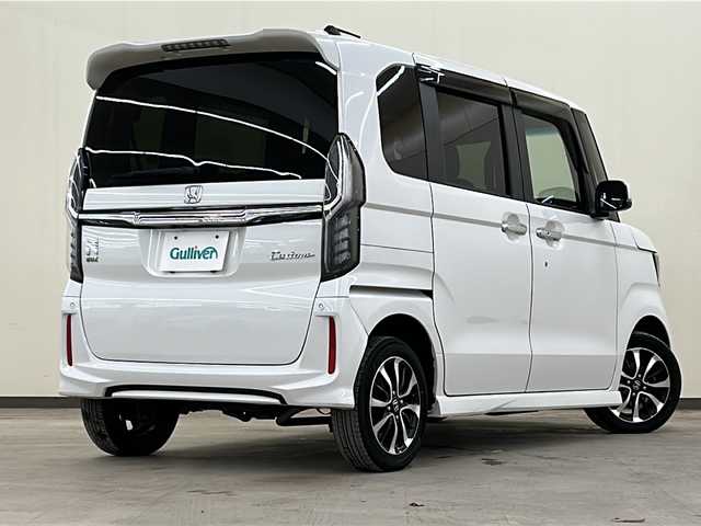 ホンダ Ｎ ＢＯＸ カスタム G L ホンダセンシング 道央・札幌 2019(平31)年 6.6万km プラチナホワイトパール /4WD//純正ナビ/（CD/SD/AM/FM/BT）//オートライト//衝突軽減ブレーキ//クルーズコントロール//レーンキープアシスト//バックカメラ//プッシュスタート//フォグライト//ステアリングリモコン//ヒーテッドミラー//ドアバイザー//横滑り防止装置//ECON//純正14インチAW
