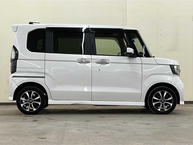 ホンダ Ｎ ＢＯＸ カスタム G L ホンダセンシング 道央・札幌 2019(平31)年 6.6万km プラチナホワイトパール /4WD//純正ナビ/（CD/SD/AM/FM/BT）//オートライト//衝突軽減ブレーキ//クルーズコントロール//レーンキープアシスト//バックカメラ//プッシュスタート//フォグライト//ステアリングリモコン//ヒーテッドミラー//ドアバイザー//横滑り防止装置//ECON//純正14インチAW