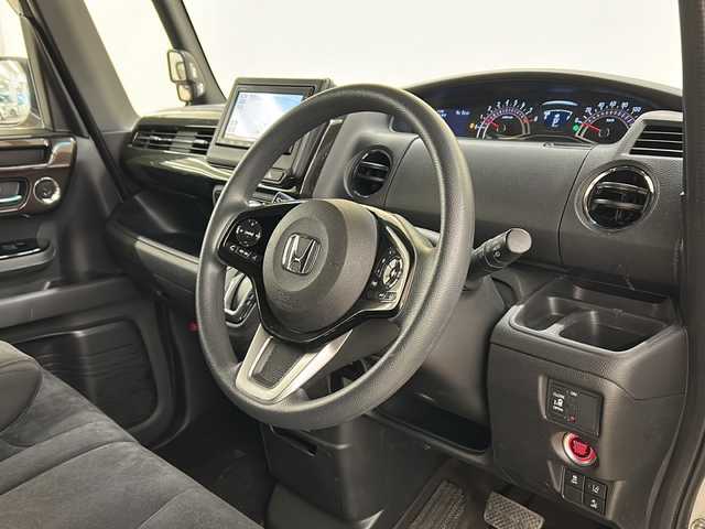 ホンダ Ｎ ＢＯＸ カスタム G L ホンダセンシング 道央・札幌 2019(平31)年 6.6万km プラチナホワイトパール /4WD//純正ナビ/（CD/SD/AM/FM/BT）//オートライト//衝突軽減ブレーキ//クルーズコントロール//レーンキープアシスト//バックカメラ//プッシュスタート//フォグライト//ステアリングリモコン//ヒーテッドミラー//ドアバイザー//横滑り防止装置//ECON//純正14インチAW