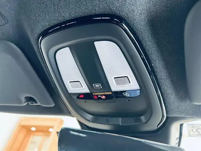 ボルボ ボルボ ＸＣ４０ アルティメット B4 AWDダークED 大阪府 2023(令5)年 1.2万km クリスタルホワイトP ハーマンカードン/ハーフレザー/パワーシート/Dシートメモリ/シートヒーター/ステアリングヒーター/ACC/BLIS/純正ナビ/360度カメラ/applecarplay/純正19インチAW/LEDヘッドライト/電動リアゲート/ワイヤレス充電
